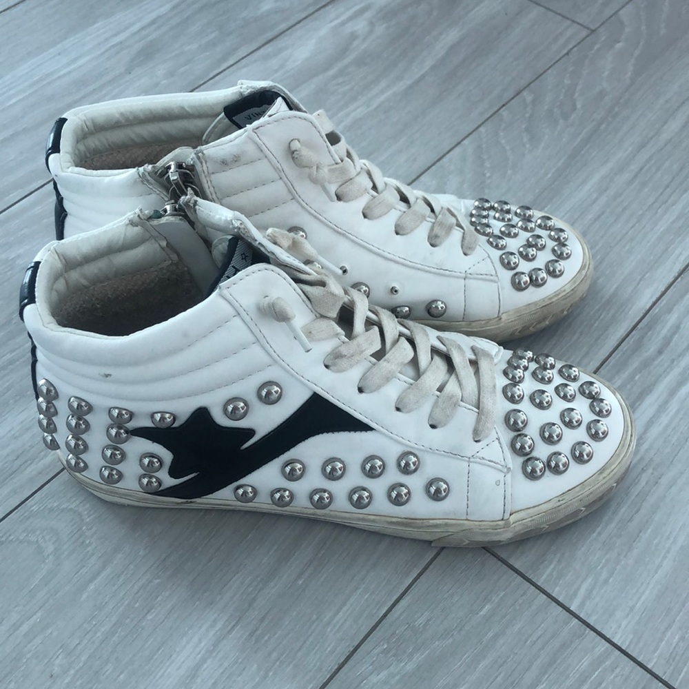 Vintage Havana White leather studded Hitops